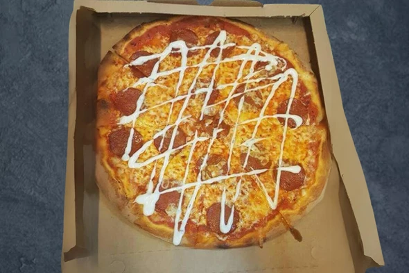 40A. Pizza Pepperoni